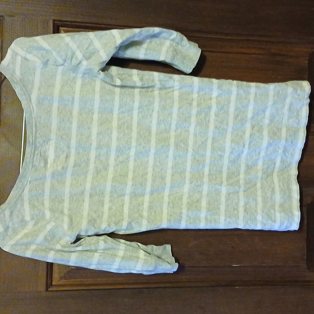 Hollister Women's Gray Striped Top - Picture 4 of 4
